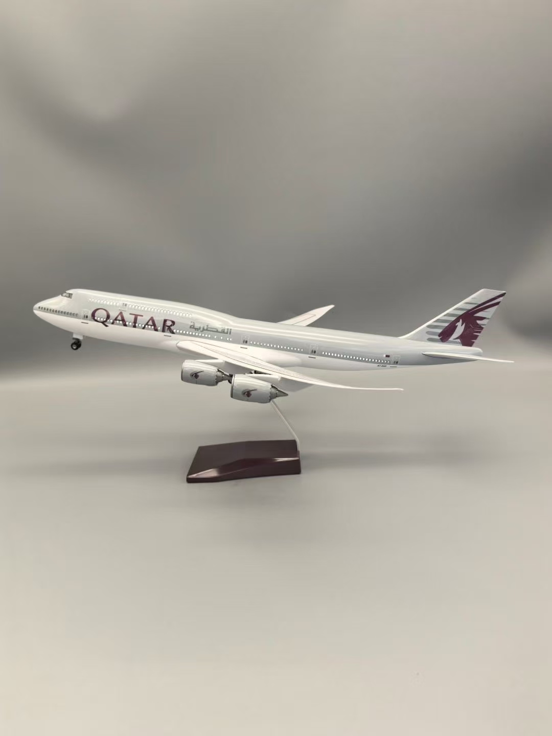 Airplane Model 1:130 Scale Boe – Home Decor Qatar Bewertung und Preis