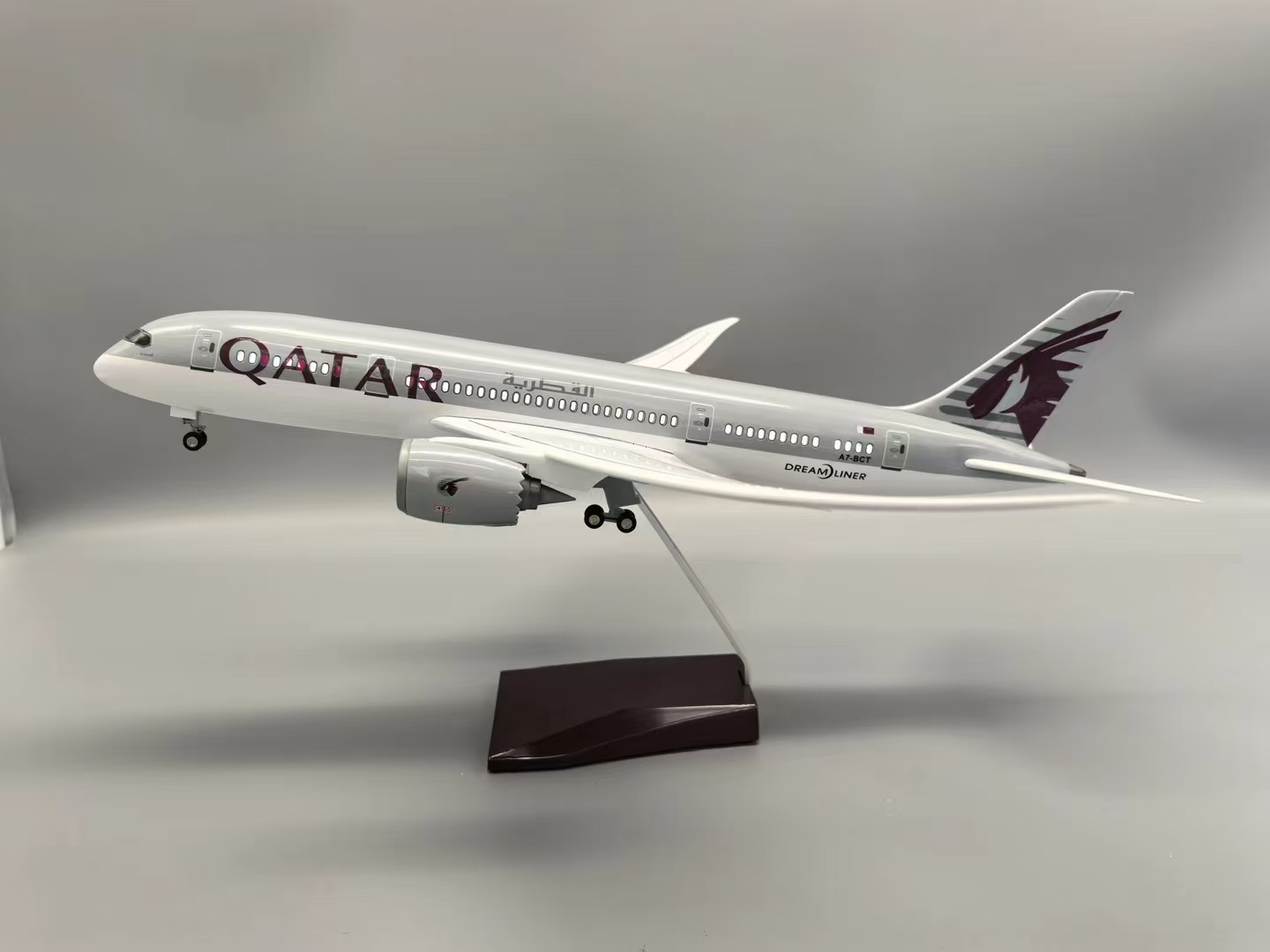 47cm 1/130 Scale Qatar B787 Re – Home Decor Qatar Bewertung und Preis