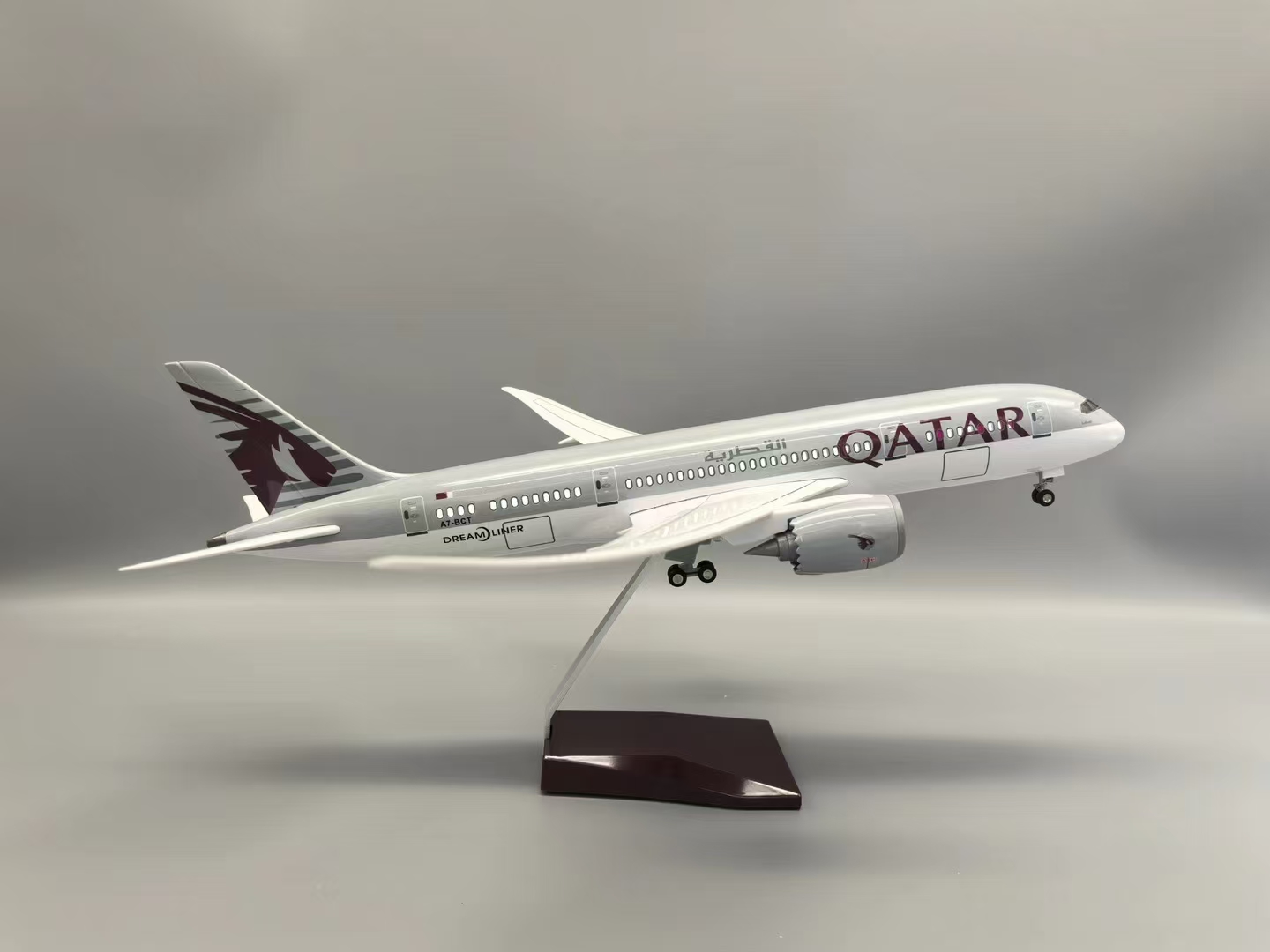 47cm 1/130 Scale Qatar B787 Re – Home Decor Qatar Bewertung und Preis