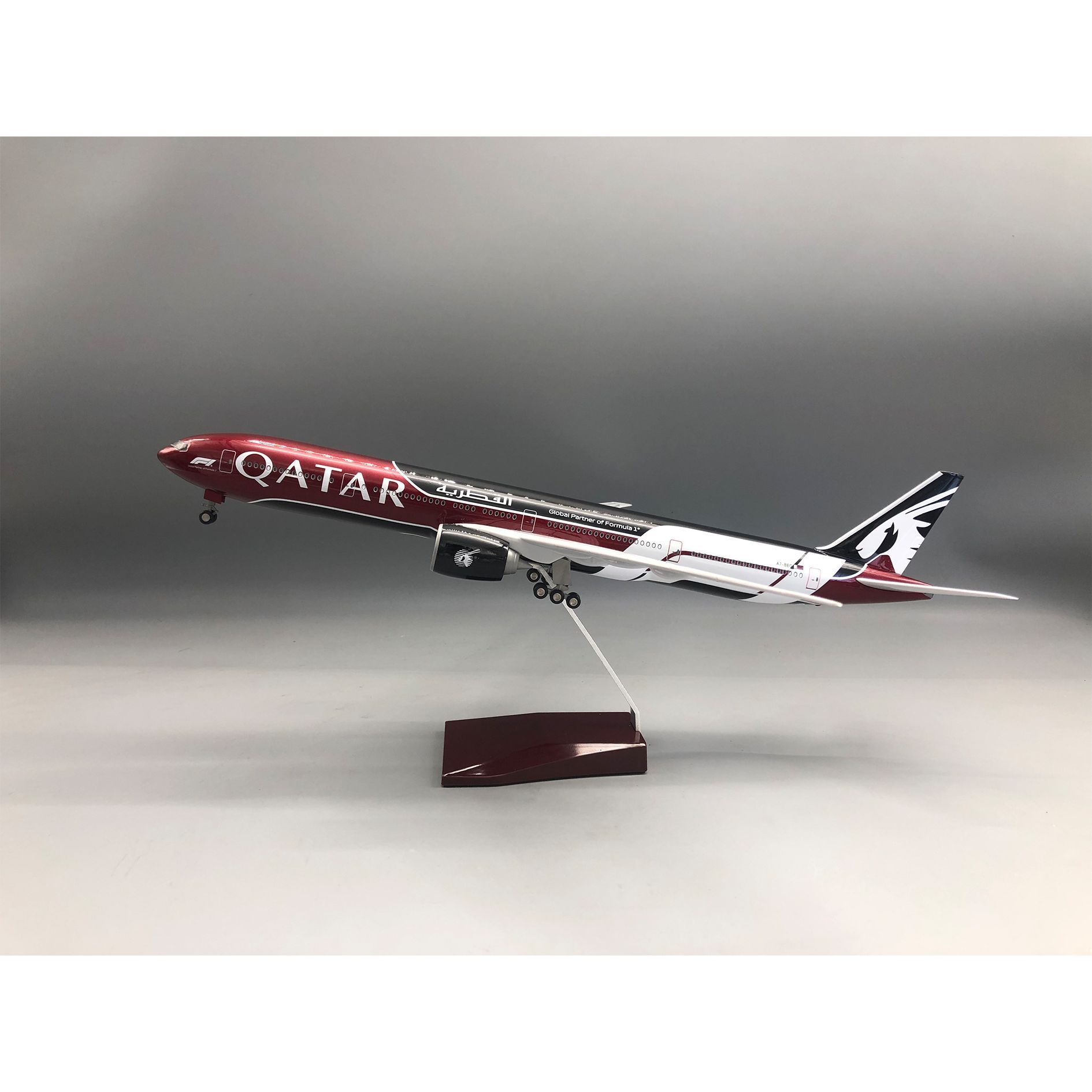 For B777-300 Qatar Model Airpl – Home Decor Qatar Bewertung und Preis