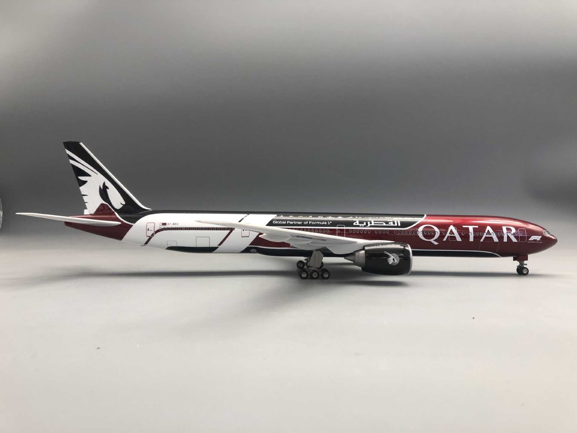 For B777-300 Qatar Model Airpl – Home Decor Qatar Bewertung und Preis